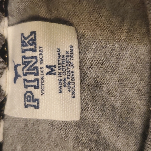 Victoria secret Pink t-shirt - Picture 2 of 3